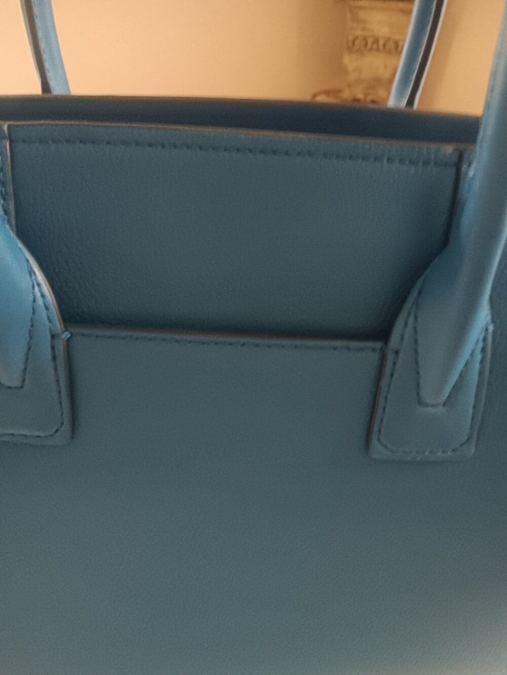 Michael Kors Large Avril Satcel - Picture 7 of 8